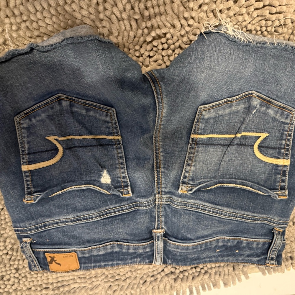 American Eagle Outfitters Distressed Blue Jeans
